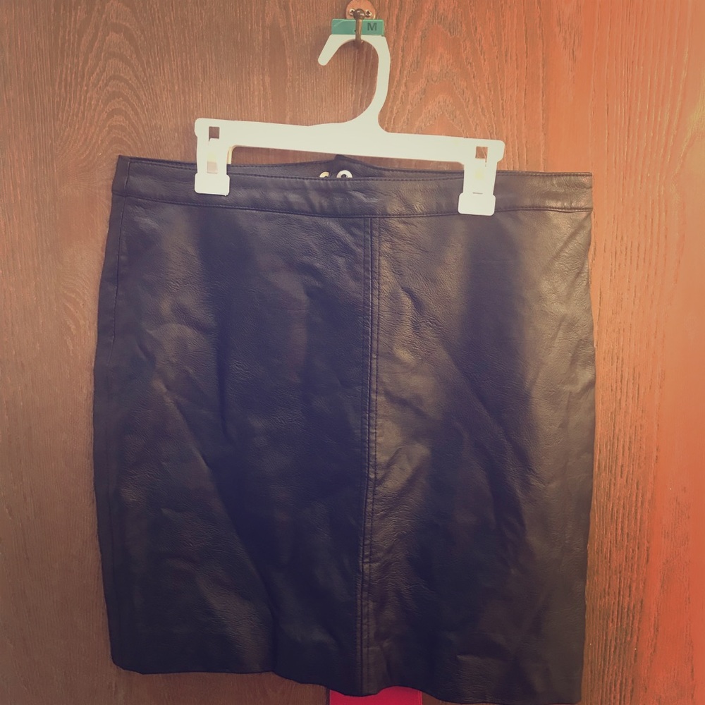 New Vegan leather skirt HM